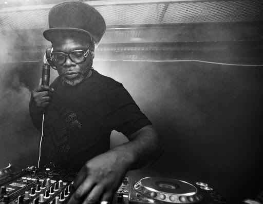 Jazzie B of Soul II Soul at the decks